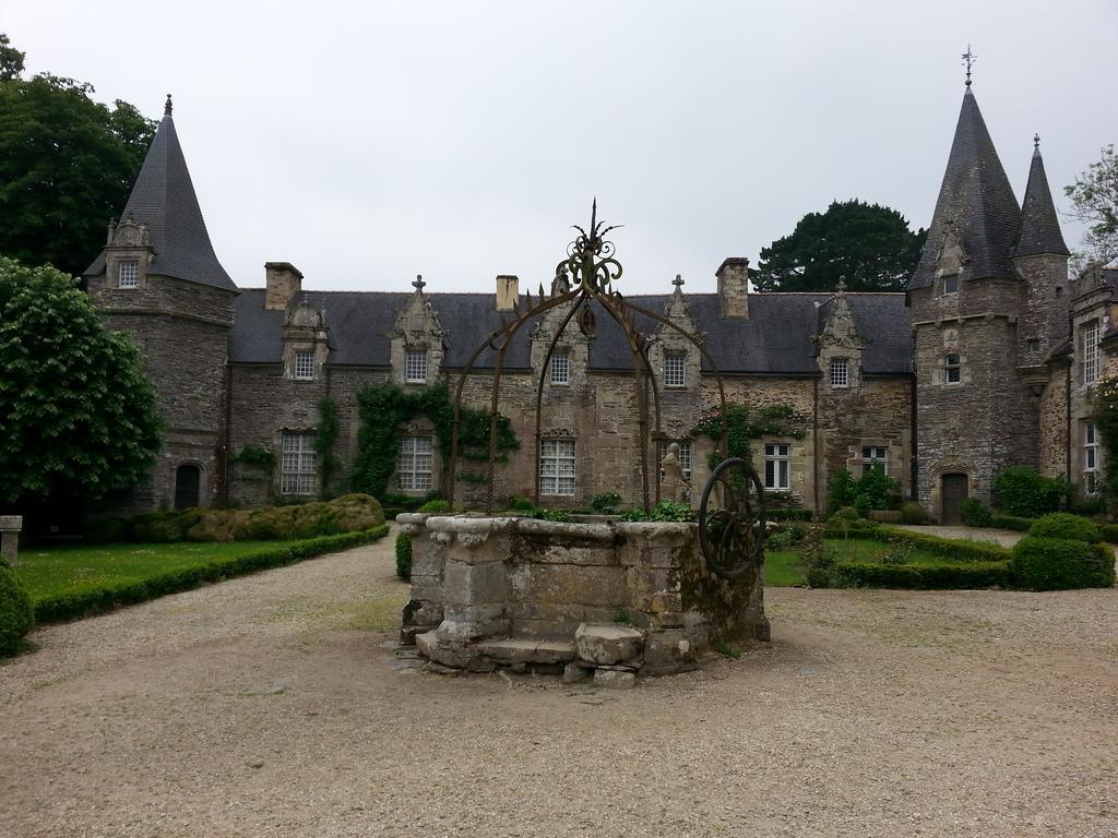 Un Weekend a Rochefort-en-Terre Hotel Buitenkant foto